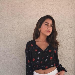 Meet your Posher, Elena